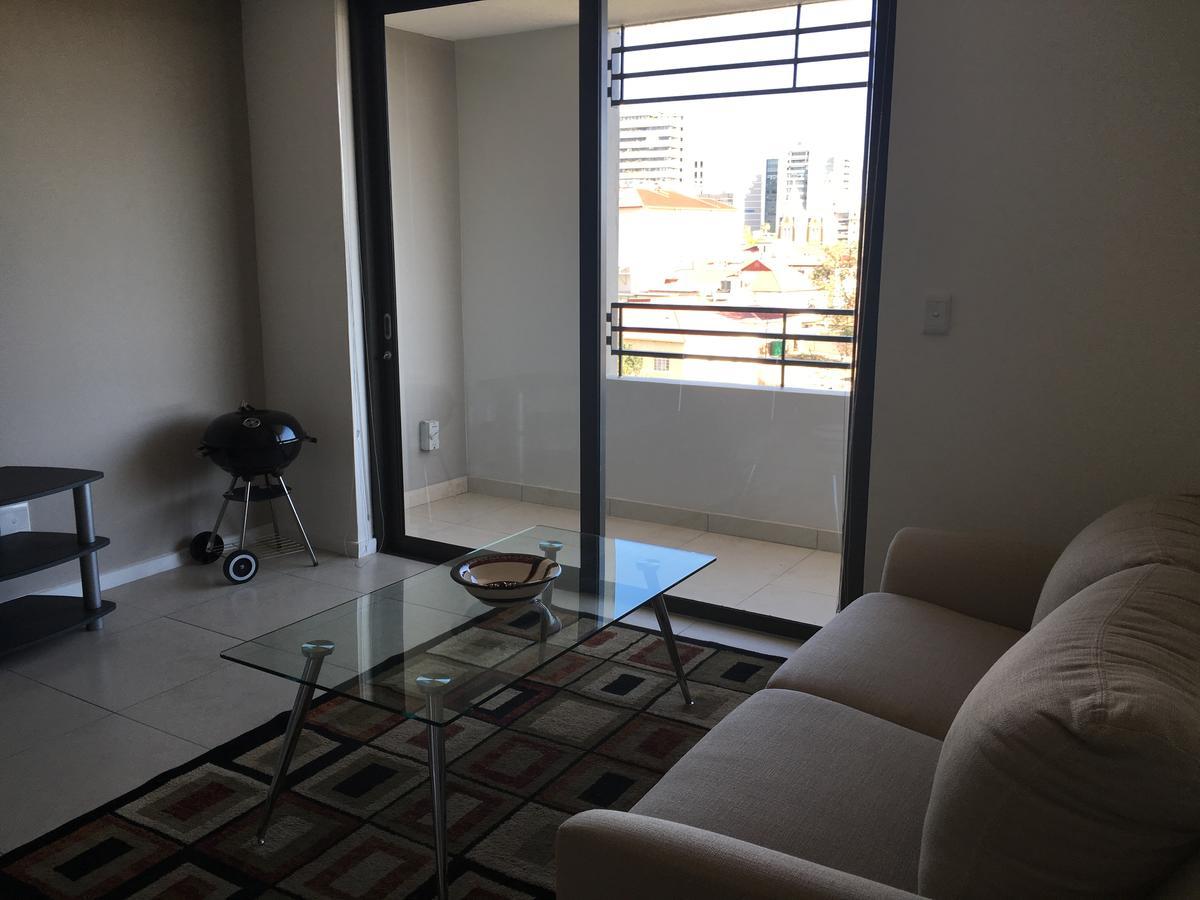 City Junction Apartment Уиндхоек Екстериор снимка